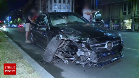 Accident cu 5 victime in Bucuresti. Doua masini s-au izbit puternic, dupa ce unul dintre soferi nu ar fi acordat prioritate