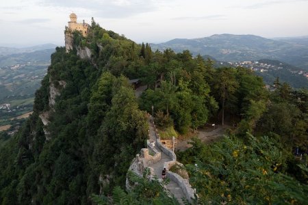 Care-i faza cu San Marino? Cum a reusit microstatul sa-si mentina independenta cu ajutorul lui <span style='background:#EDF514'>NAPOLEON</span> si Garibaldi + 5 lucruri mai putin stiute despre cea mai linistita tara din lume