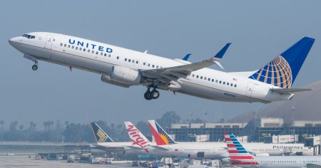 Lista de incidente Boeing nu se <span style='background:#EDF514'>OPRESTE</span>: un avion United Airlines si-a pierdut o roata in timpul decolarii din Los Angeles