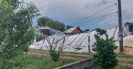 Comuna din Romania unde se afla cele mai multe solare si sere. Aproape orice casa are un solar