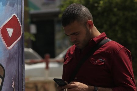 Amin Abed, un activist palestinian anti-Hamas, in stare critica dupa ce <span style='background:#EDF514'>A FOST BATUT</span> de mascati inarmati cu macete