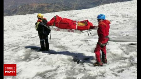 <span style='background:#EDF514'>TRUPUL</span> mumificat al unui alpinist american disparut in urma cu 22 de ani, gasit in muntii din Peru