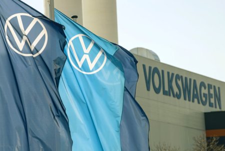 Volkswagen ar putea inchide fabrica din Bruxelles din cauza scaderii cererii de masini electrice