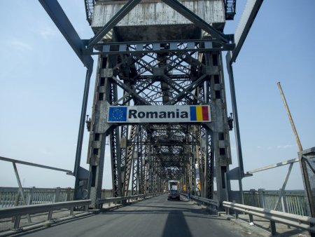 Lucrarile de reparatie pe Podul Giurgiu-Ruse vor incepe astazi. Punctele <span style='background:#EDF514'>VAMAL</span>e de trecere Romania-Bulgaria