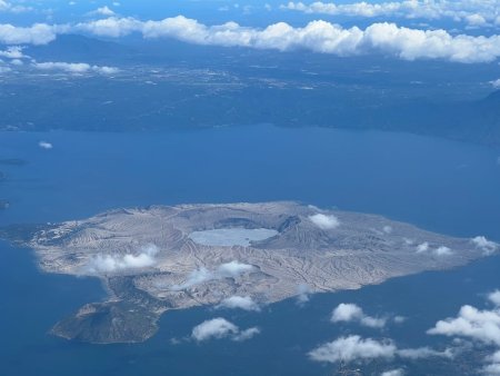 Vulcanul Taal din Filipine – localizare, istoria eruptiilor, curiozitati