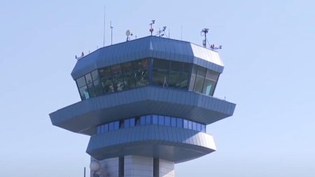 Modernizari pe aeroportul Otopeni: Pista 2 si caile de degajare rapida a aeronavelor, redeschise