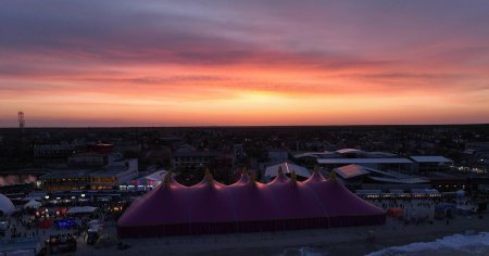 A inceput Beach, Please!, la Costinesti. Travis Scott, in premiera in Romania, in concert alaturi de sute de artisti