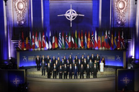 Summitul NATO. Stoltenberg: Aliatii NATO vor conveni asupra unui pachet substantial pentru Ucraina