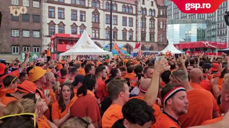 Olandezii fac spectacol in FanZone-ul de la Dortmund