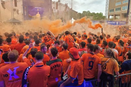 Invazia Oranje » Atmosfera electrizanta in fan zone-ul din Dortmund