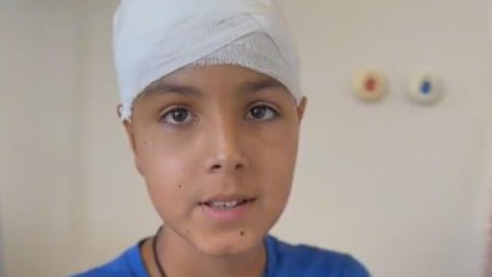 O noua sansa la viata: Anton, un baietel de 12 ani cu o tumora cerebrala de 7 centimetri, operat cu succes la Iasi