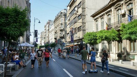 Programul artistic Strazi Deschise - Bucuresti, promenada urbana din weekend, anulat din cauza caniculei