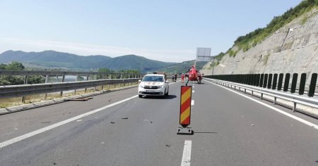 Accident cu opt victime, dintre care cinci copii, pe <span style='background:#EDF514'>AUTOSTRADA A1</span>. Trei masini implicate. Intervine elicopterul SMURD