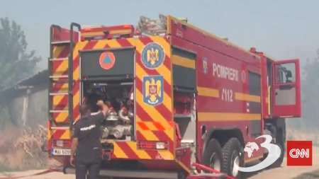 Un incendiu de vegetatie se extinde langa un azil din Constanta. Batranii au fost evacuati