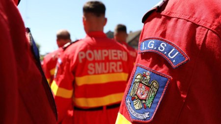 Patru pompieri au lesinat din cauza caldurii, in timpul interventiei la un incendiu, in Satu Mare. ISU: Toti au fost transportati la spital