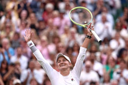 Barbora Krejcikova reloaded! » A invins-o pe Elena Ryba<span style='background:#EDF514'>KINA</span> in semifinale la Wimbledon cu tenisul care a dus-o la titlul de la Roland Garros 2021