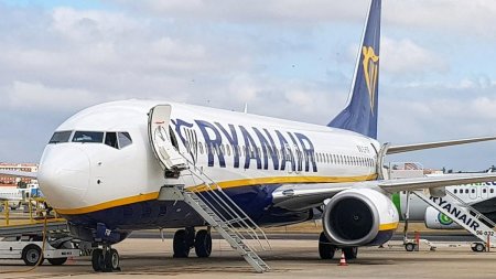 <span style='background:#EDF514'>BATAI</span>e in zbor: Un avion Ryanair a aterizat de urgenta in Marrakech dupa ce pasagerii s-au incaierat