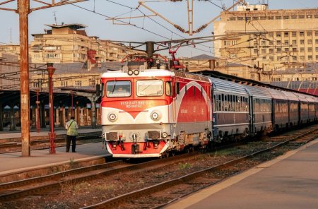 Canicula franeaza trenurile. CFR anunta reducerea vitezei de circulatie pe intreaga retea, pentru siguranta traficului feroviar