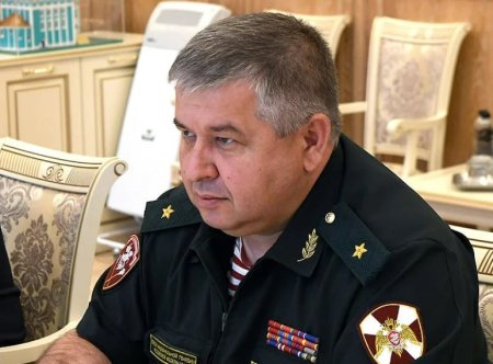 Condamnat la 9 ani si jumatate de inchisoare pentru o mita de 200.000 de euro, un general al Garzii Ruse a cerut sa fie trimis pe front
