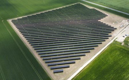 Romania atrage un nou jucator in energie regenerabila: Nala Renewables cumpara un proiect solar de 61 MW in Caras-Severin detinut de Monsson, principalul <span style='background:#EDF514'>DEZVOLTATOR</span> de proiecte de energie regenerabila din piata locala