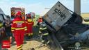 Carnagiu pe Autostrada Bucuresti-Pitesti. Morti si raniti dupa impactul intre o autoutilitara si un <span style='background:#EDF514'>CAMION</span>