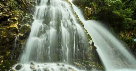 Locul magic din Romania unde poti evada intr-o zi calduroasa de vara. Desi se ajunge usor, putina lume il viziteaza