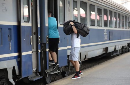 Un vagon al trenului IRN 347 Viena-Bucuresti Nord a deraiat in judetul Brasov. Calatorii, preluati cu autocare