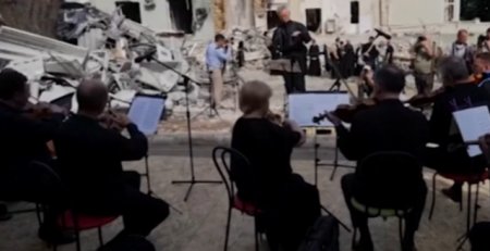 Orchestra de camera a cantat pe ruinele spitalului de copii