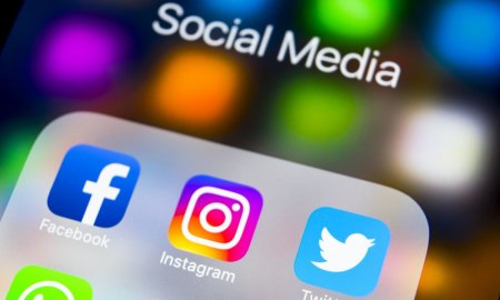 Meta ridica restrictiile pentru conturile de Facebook si Instagram ale lui Donald Trump