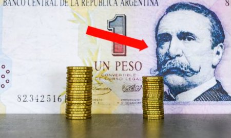Argentina <span style='background:#EDF514'>OPRESTE</span> extinderea masei monetare, pentru a reduce inflatia