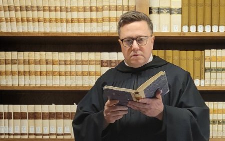 DOM. FABRIZIO MESSINA CICCHETTI OSB: Societatea de astazi pare departe de Evanghelie si de cerintele spirituale. In realitate, cred ca in fiecare om exista o dorinta puternica de Dumnezeu, chiar daca nu Il cunoaste sau nu Il poate distinge