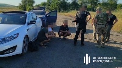 Un soldat ucrainean dezertor care a vrut sa fuga <span style='background:#EDF514'>IN MOLDOVA</span> a fost ucis de politistii de frontiera din Odesa, cand incerca sa treaca granita