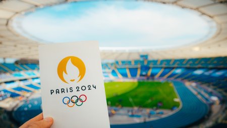 JO 2024. Presedintele comitetului de organizare si primarul Parisului vor inota miercuri in Sena