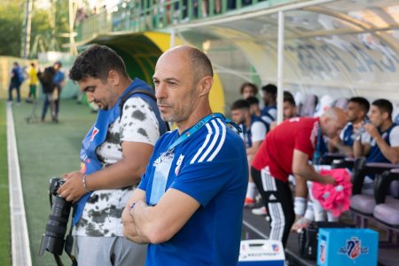 Bogdan Andone, criza de <span style='background:#EDF514'>NERVI</span> la Botosani - Otelul! I-a injurat pe arbitri si a continuat scandalul dupa meci: Suntem prostii campionatului