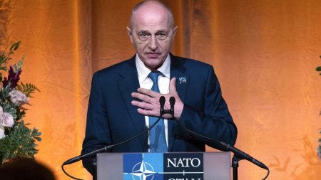 Mircea Geoana, final de mandat la NATO: N-am facut <span style='background:#EDF514'>UMBRA</span> pamantului de pomana in viata asta. In toamna inchei mandatul