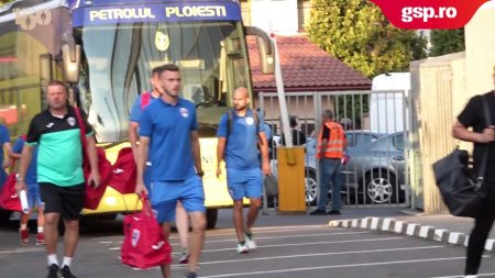 Petrolul - FC Buzau. Autocarul oaspetilor a gresit intrarea la stadion, iar jucatorii au coborat si au mers pe jos spre intrarea buna