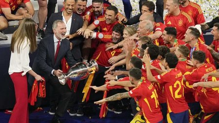 Fiesta! Spania, primire regala a campionilor Euro 2024: Regele Felipe al VI-lea si mii de cetateni i-au felicitat pe sportivi