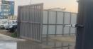 O buna parte din gardul Aeroportului Oradea, doborat de vantul puternic. O aeronava <span style='background:#EDF514'>TARO</span>m si-a anulat zborul