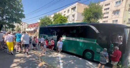 Zeci de turisti unguri au ajuns la spital, dupa ce au <span style='background:#EDF514'>MANCAT</span> la o pensiune din Baile Herculane. A fost activat planul rosu de interventie