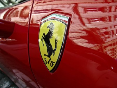 Ferrari a distrus 17.000 de perechi de pantofi contrafacute