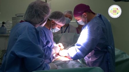 Interventie chirurgicala in premiera la Spitalul Victor <span style='background:#EDF514'>BABES</span> Timisoara