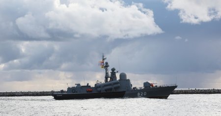 Marina rusa si-a retras ultima nava de patrulare din Crimeea, dupa ce a fost <span style='background:#EDF514'>BOMBARDAT</span>a timp de luni de zile
