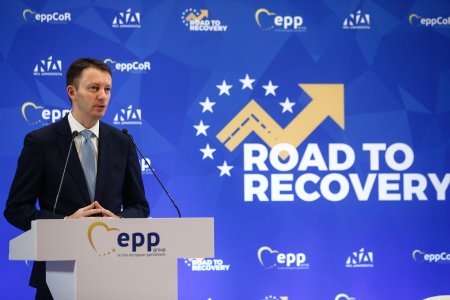 Corespondenta din <span style='background:#EDF514'>STRASBOURG</span> | Siegfried Muresan ataca PSD: UE nu va lasa lupul de paza la oi, cand e vorba de comisariat economic