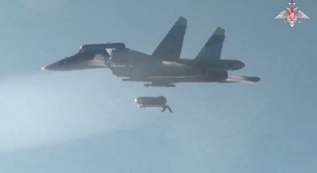 Rusia a publicat prima oara imagini cu cea mai mare bomba glisanta din lume, pe care o foloseste in razboiul din Ucraina: Mai ieftin si mai rapid