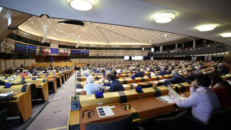 Majoritatea eurodeputatilor vor continuarea sprijinului pentru Ucraina