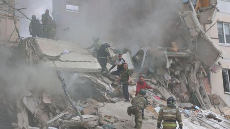 Rusia li<span style='background:#EDF514'>MITEA</span>za accesul populatiei in Belgorod din cauza bombardamentelor Ucrainei, dar nu recunoaste esecul ofensivei din Harkov