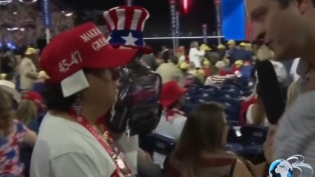 Sustinatorii lui Trump au venit cu <span style='background:#EDF514'>URECHI</span>le bandajate la Conventia Republicanilor, in semn de sustinere