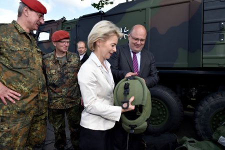 Ursula von der Leyen: Intre 2019 si 2021, cheltuielile tarilor UE pe aparare au crescut cu 20%, ale Rusiei cu 300% si ale Chinei cu 600%