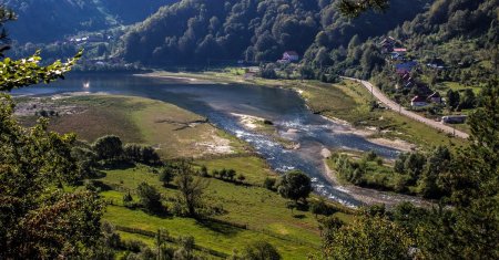 Tot mai multi romani cauta destinatii de vacanta racoroase! In tara noastra exista un astfel de loc unde se spune ca oamenii pot intineri