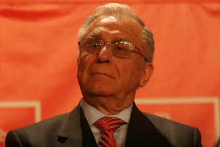 Procurorii militari au decis: mentin decizia de trimitere in judecata a lui Ion <span style='background:#EDF514'>ILIESCU</span> in dosarul Revolutiei